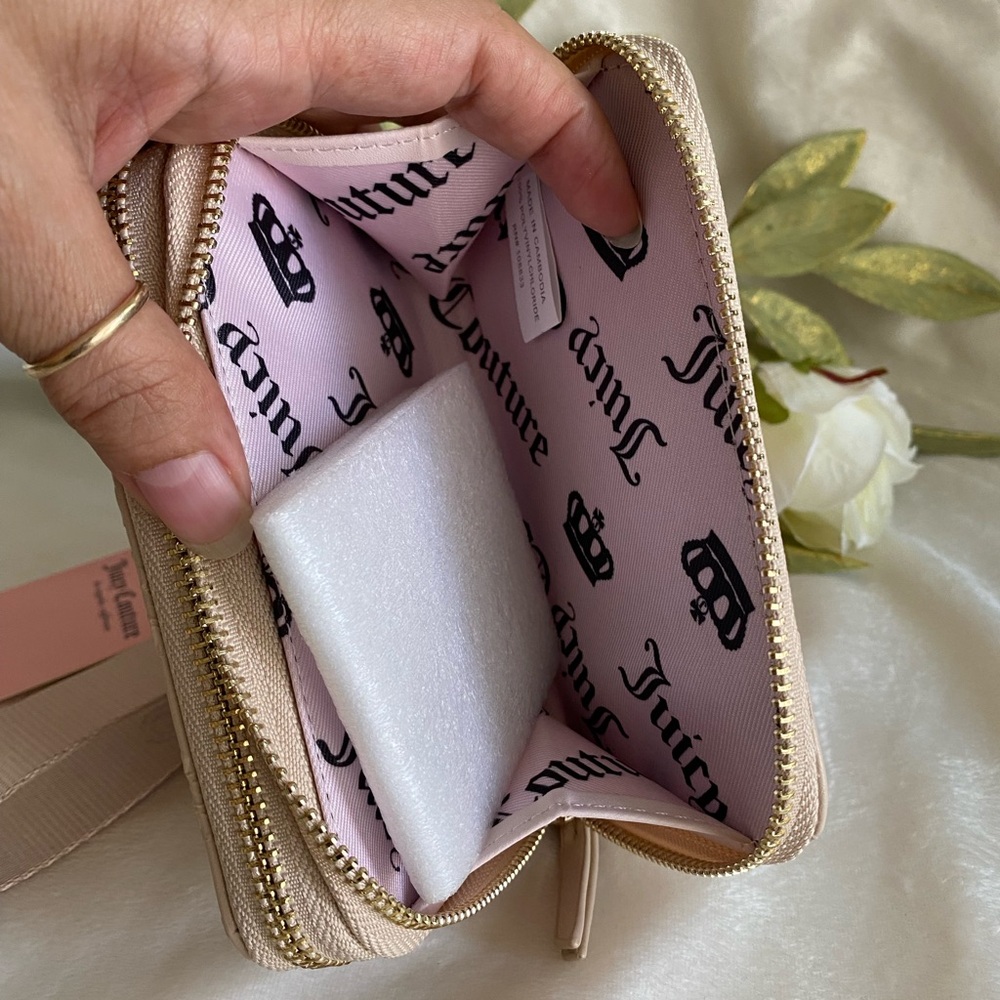 Juicy Couture Beige Wallet - Picture 10 of 12